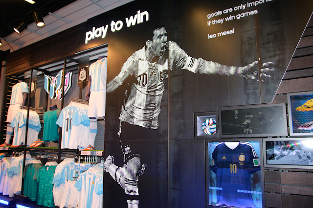 https://2.bp.blogspot.com/-uzej6L7IQVc/V-RwOMSc07I/AAAAAAAACl8/tK18ZJ2gPfATk6-B-ZC5K5DvAEmMHD4GgCLcB/s640/Lionel-Messi-Fiesta-Adidas-Barcelona-14.png